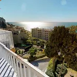 2p En Dernier étage Avec Clim Et Parking Privé à - Fr-1-196-159 * Menton