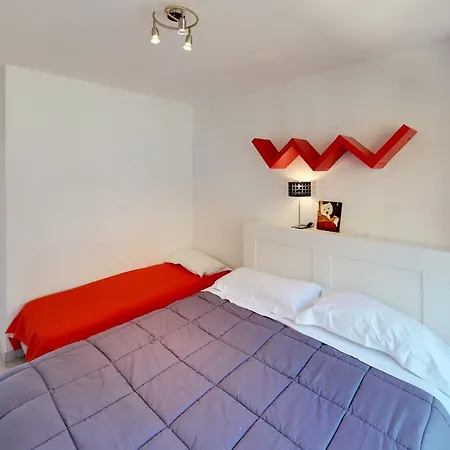 2p Dernier Etage, Parking Prive, Climatisation, Wifi - Fr-1-196-159 * Menton