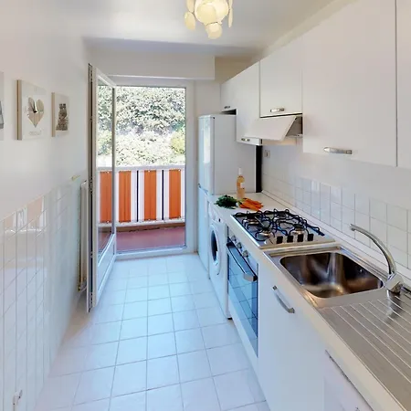 Apartamento 2p En Dernier étage Avec Clim Et Parking Privé à - Fr-1-196-159